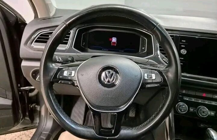 
								Volkswagen T-Roc full									