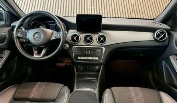 
										Mercedes-Benz GLA 180 full									