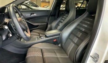 
										Mercedes-Benz GLA 180 full									