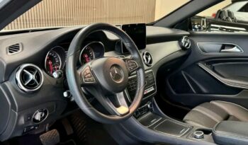 
										Mercedes-Benz GLA 180 full									