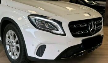 
										Mercedes-Benz GLA 180 full									