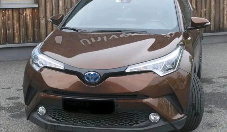 
								Toyota CH-R full									