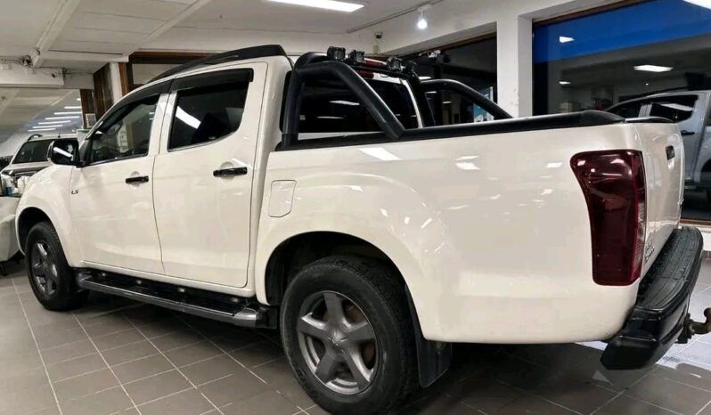 
								Isuzu D-max full									