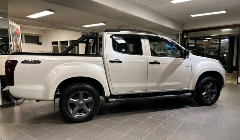 
								Isuzu D-max full									