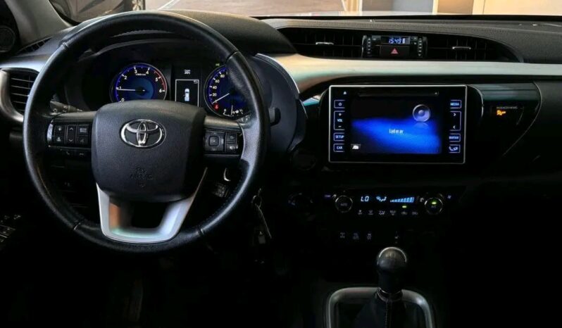 
								Toyota Hilux full									