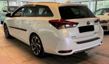 
										Toyota Auris full									