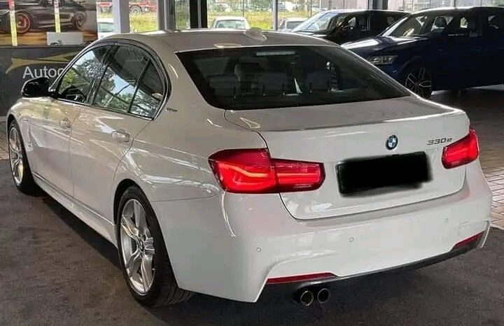 
								BMW 330e full									