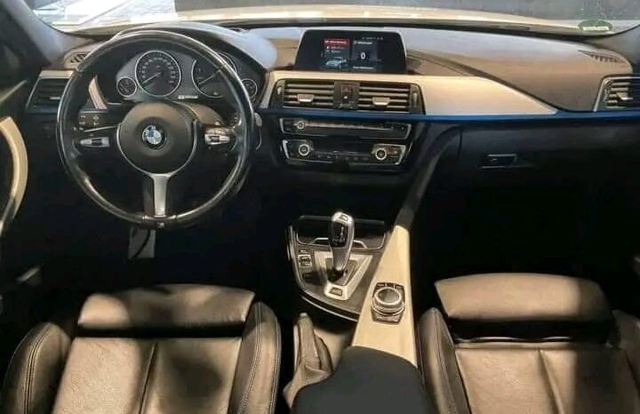 
								BMW 330e full									