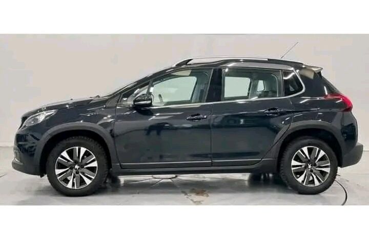 
								Peugeot 2008 full									