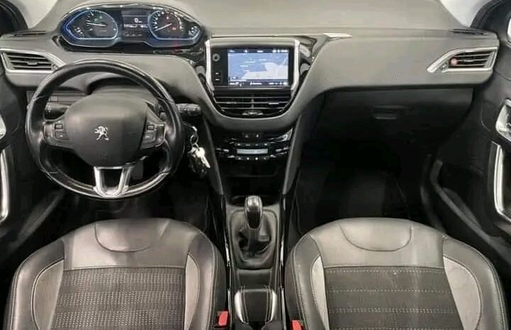 
								Peugeot 2008 full									