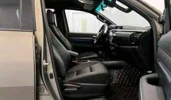 
										Toyota Hilux 2.8 Invincible full									