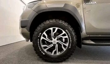 
										Toyota Hilux 2.8 Invincible full									