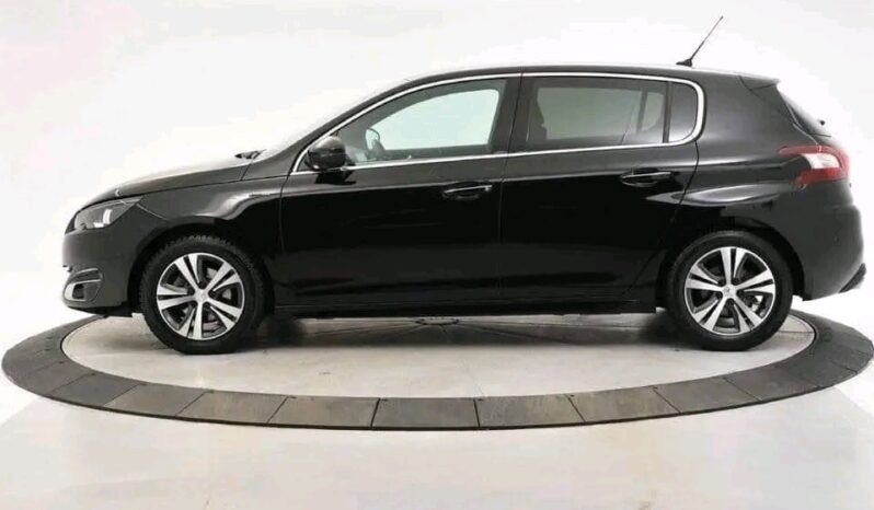 
								Peugeot 308 full									