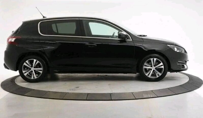 
								Peugeot 308 full									