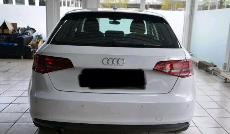 
								Audi A3 1.6 TDI Sportback full									