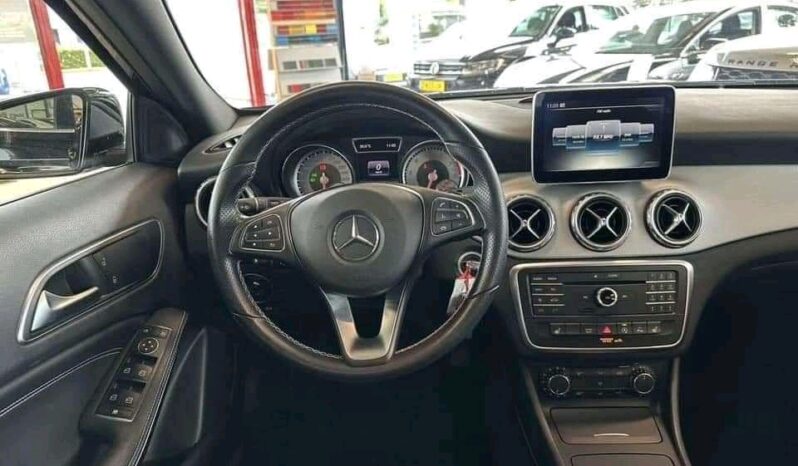 
								Mercedes-Benz GLA full									