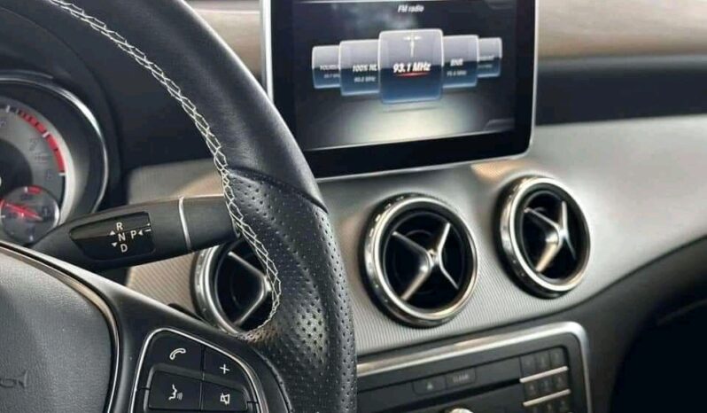 
								Mercedes-Benz GLA full									