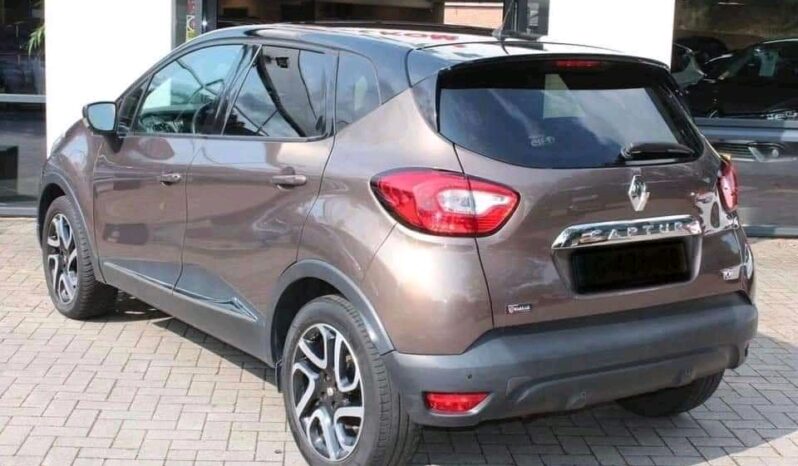 
								Renault Captur full									