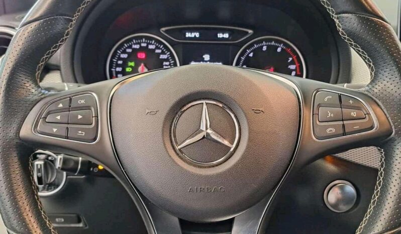 
								Mercedes-Benz Classe B full									