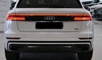 
										Audi Q8 full									