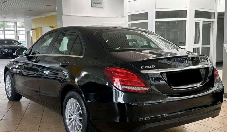 
								Mercedes-Benz C 200 full									