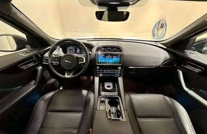 
								Jaguar F-Pace full									