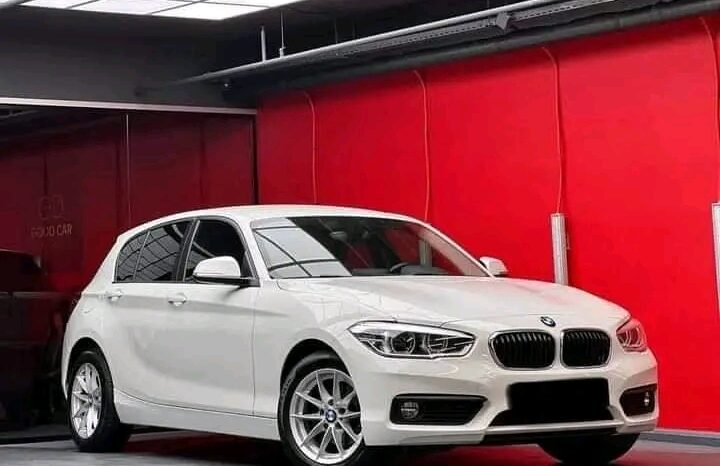 BMW118i