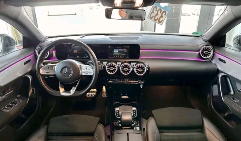 
								Mercedes-Benz CLA 180 full									