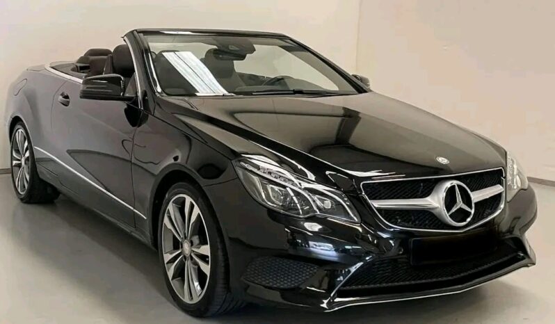 
								Mercedes-Benz Classe E full									