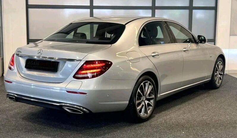 
								Mercedes-Benz Classe E full									