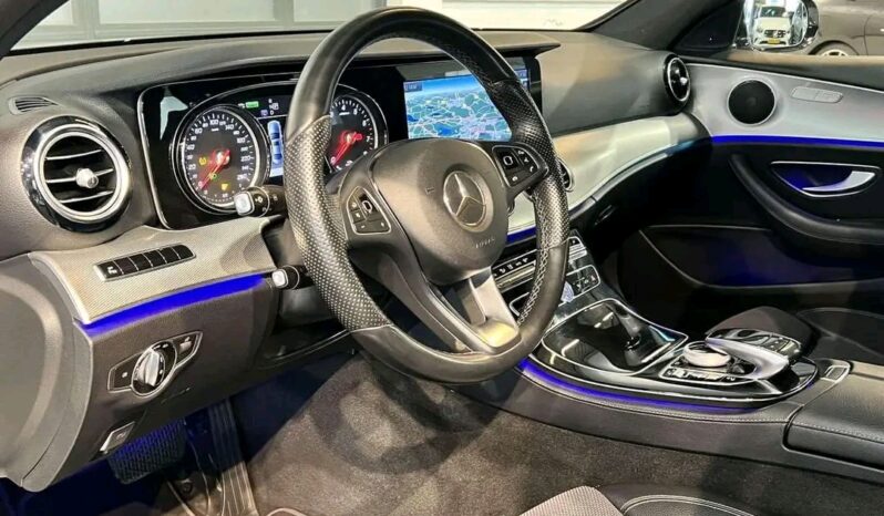 
								Mercedes-Benz Classe E full									