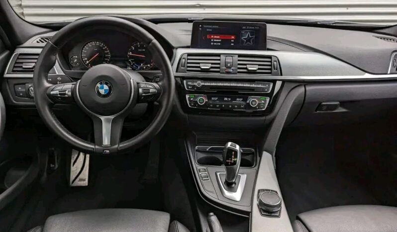 
								BMW Série 3 full									