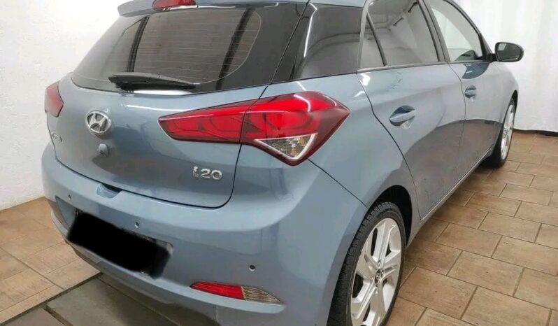 
								Hyundai i20 1.4 full									