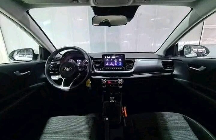 
								Kia Stonic 1.0 T-GDi full									