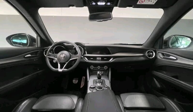 
								Alfa Romeo Stelvio full									