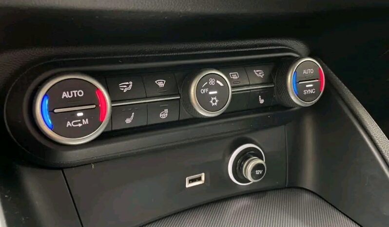 
								Alfa Romeo Stelvio full									