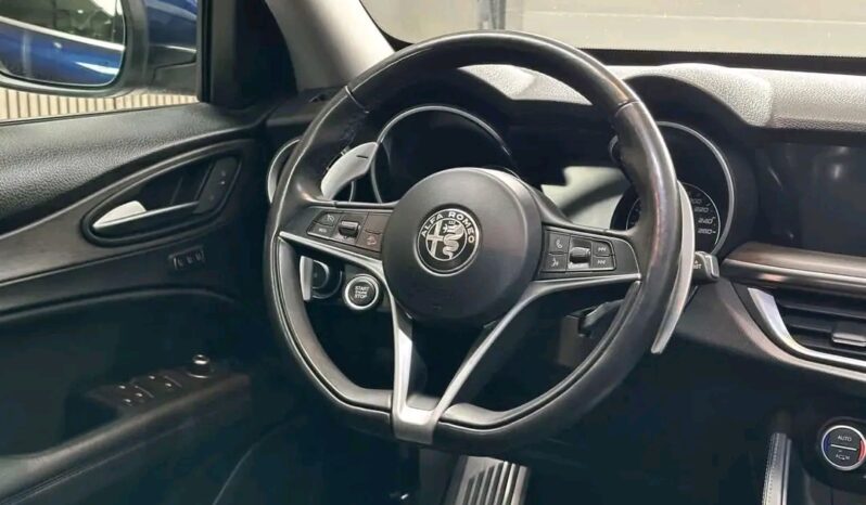 
								Alfa Romeo Stelvio full									