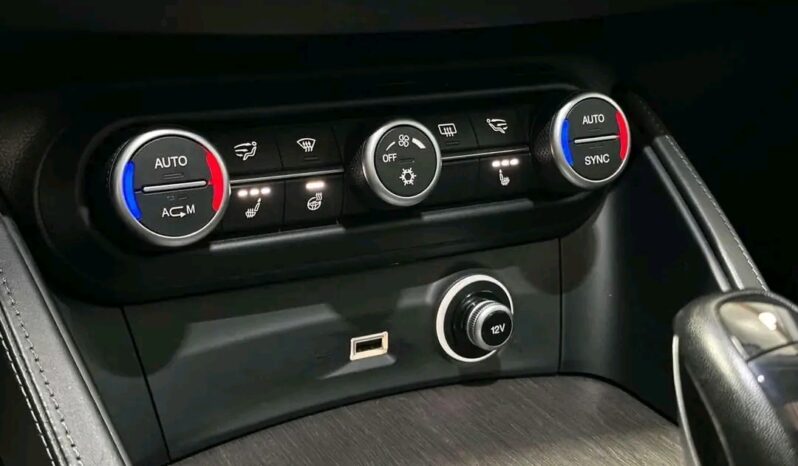 
								Alfa Romeo Stelvio full									