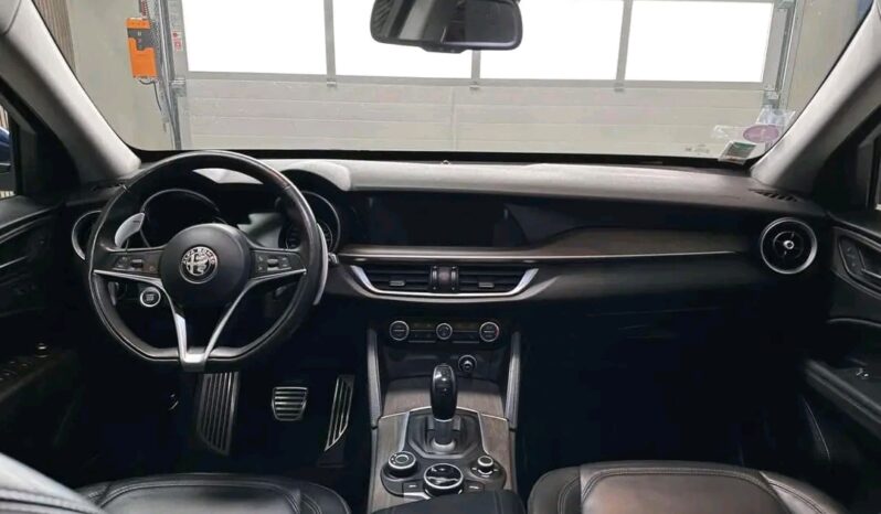 
								Alfa Romeo Stelvio full									