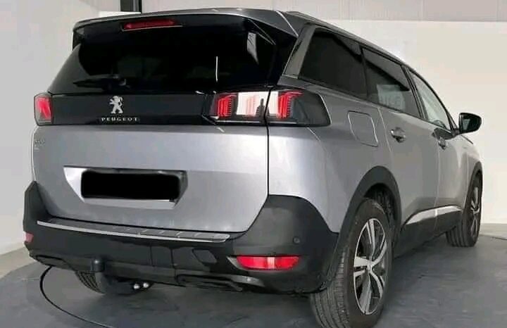 
								PEUGEOT 5008 full									