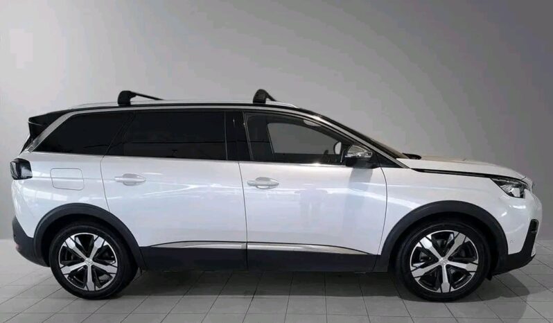 
								Peugeot 5008 full									