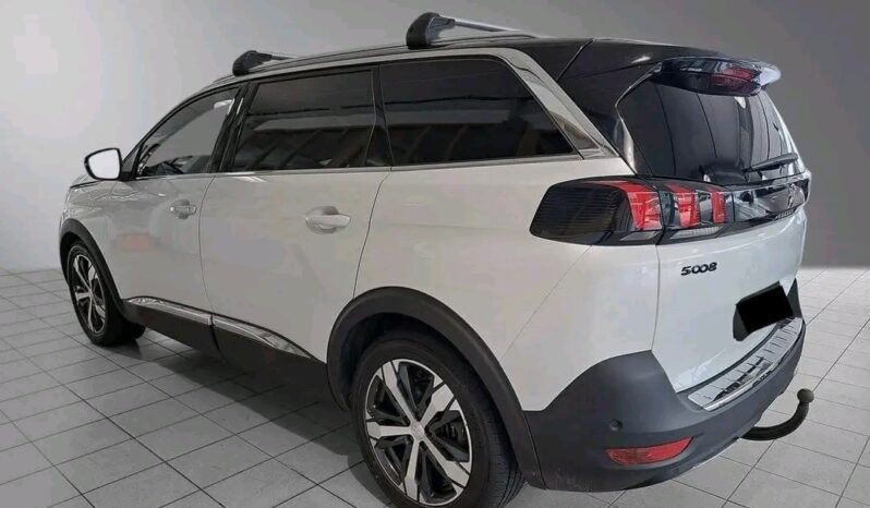 
								Peugeot 5008 full									