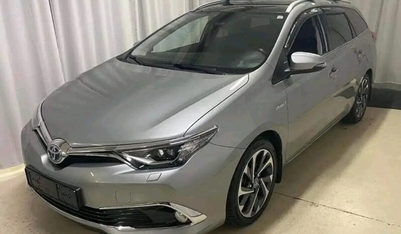 
								Toyota Auris full									