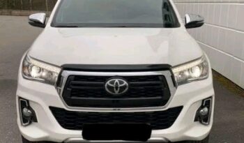 
										Toyota HiLux full									