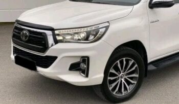 
										Toyota HiLux full									