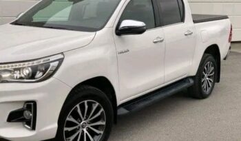 
										Toyota HiLux full									