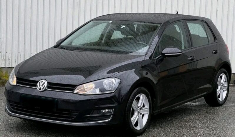 
								Volkswagen Golf full									