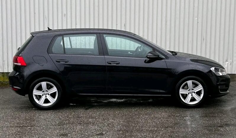 
								Volkswagen Golf full									