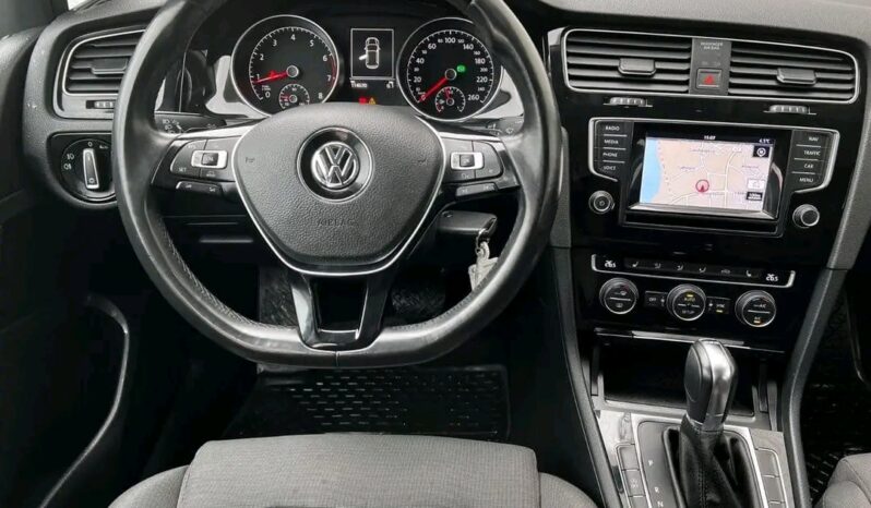 
								Volkswagen Golf full									