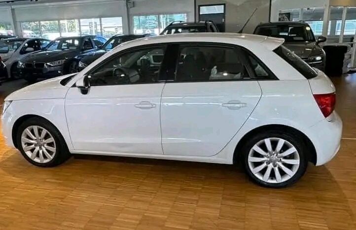 
								Audi A1 full									